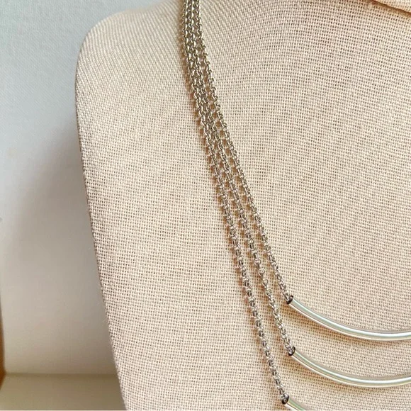 New York and Company silvertone tri strand tiered curved bar pendant necklace NY - Picture 4 of 8